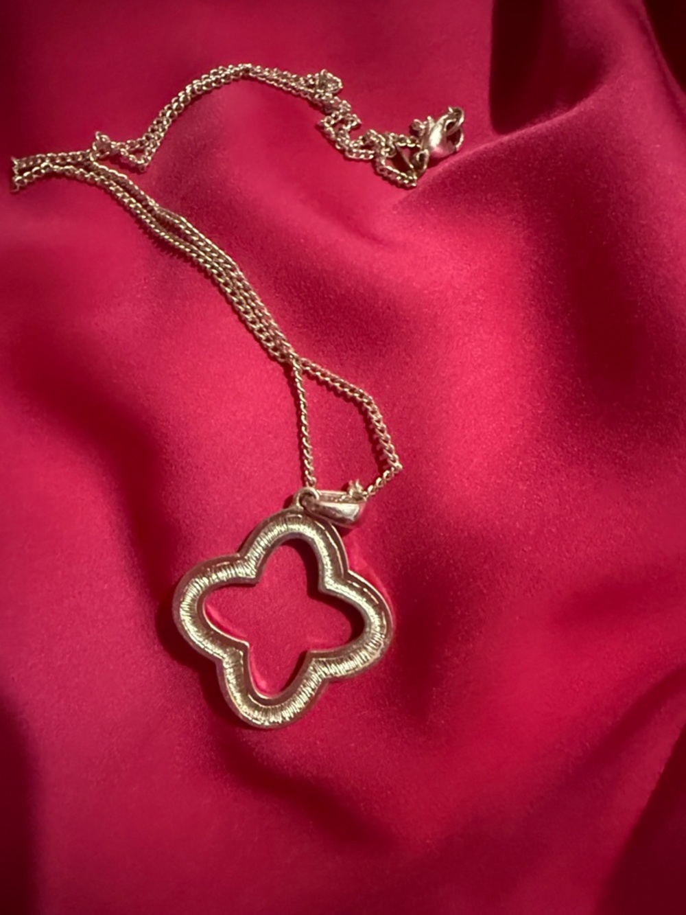 Silver Necklace with Turquoise Clover Pendant - Picture 4 of 6